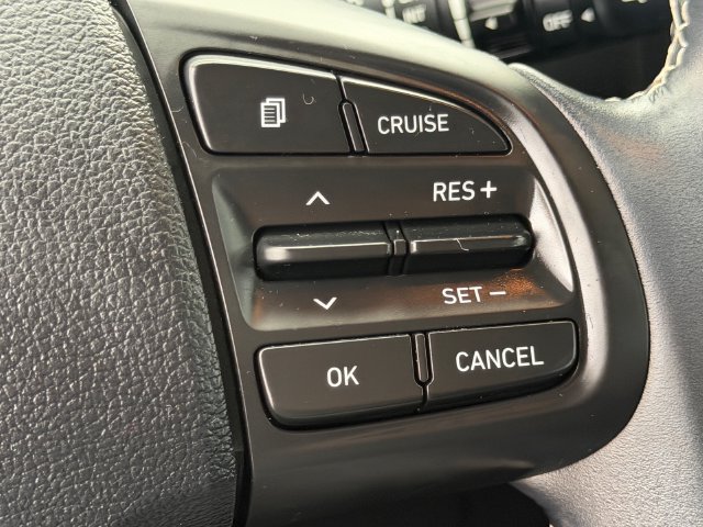 Used 2022 Hyundai Venue Limited w/ Cargo Package FWD image 21
