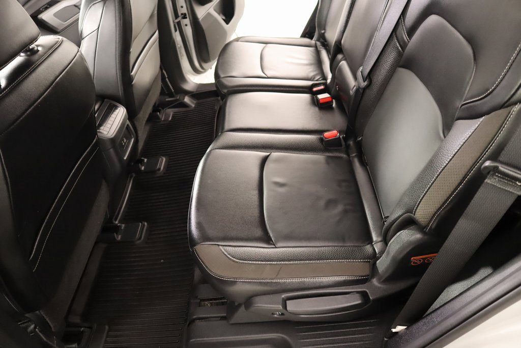 Used 2024 Nissan Pathfinder SL w/ Cargo Package image 13