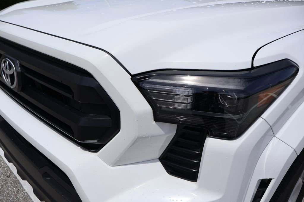 Used 2024 Toyota Tacoma SR w/ Towing Package RWD image 3