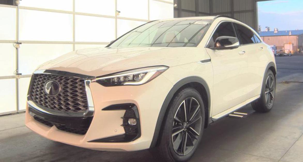 Used 2023 Nissan Pathfinder SL w/ Black Appearance Package image 1