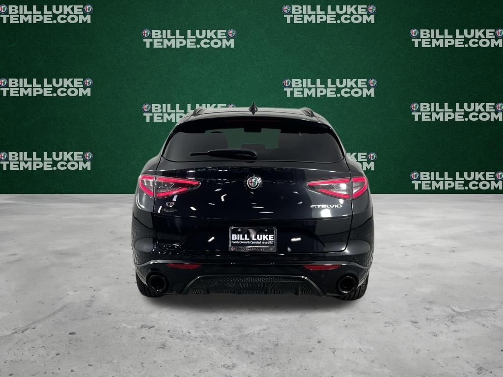 Used 2024 Alfa Romeo Stelvio Veloce image 8