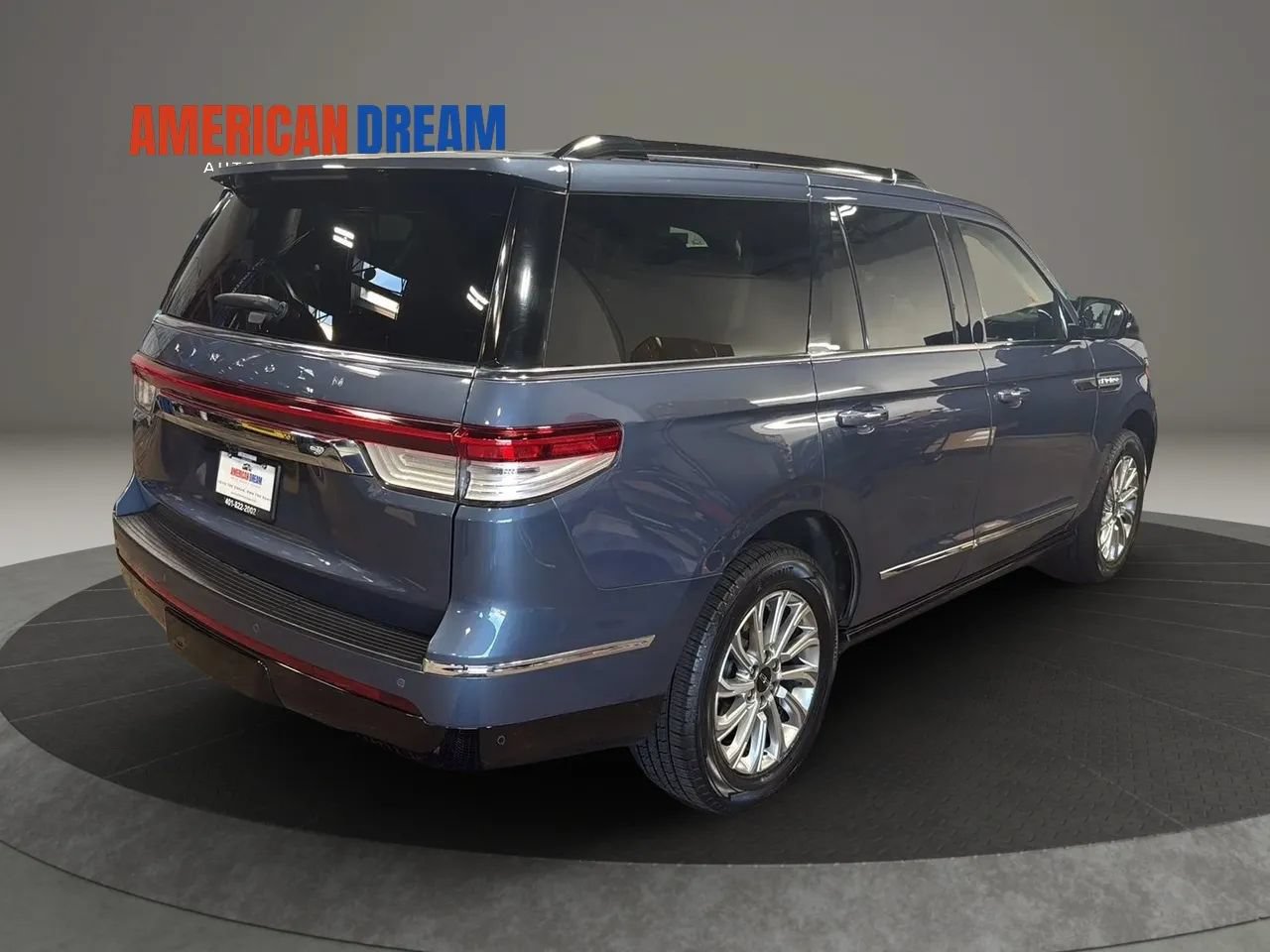 Used 2022 Lincoln Navigator 4WD image 5