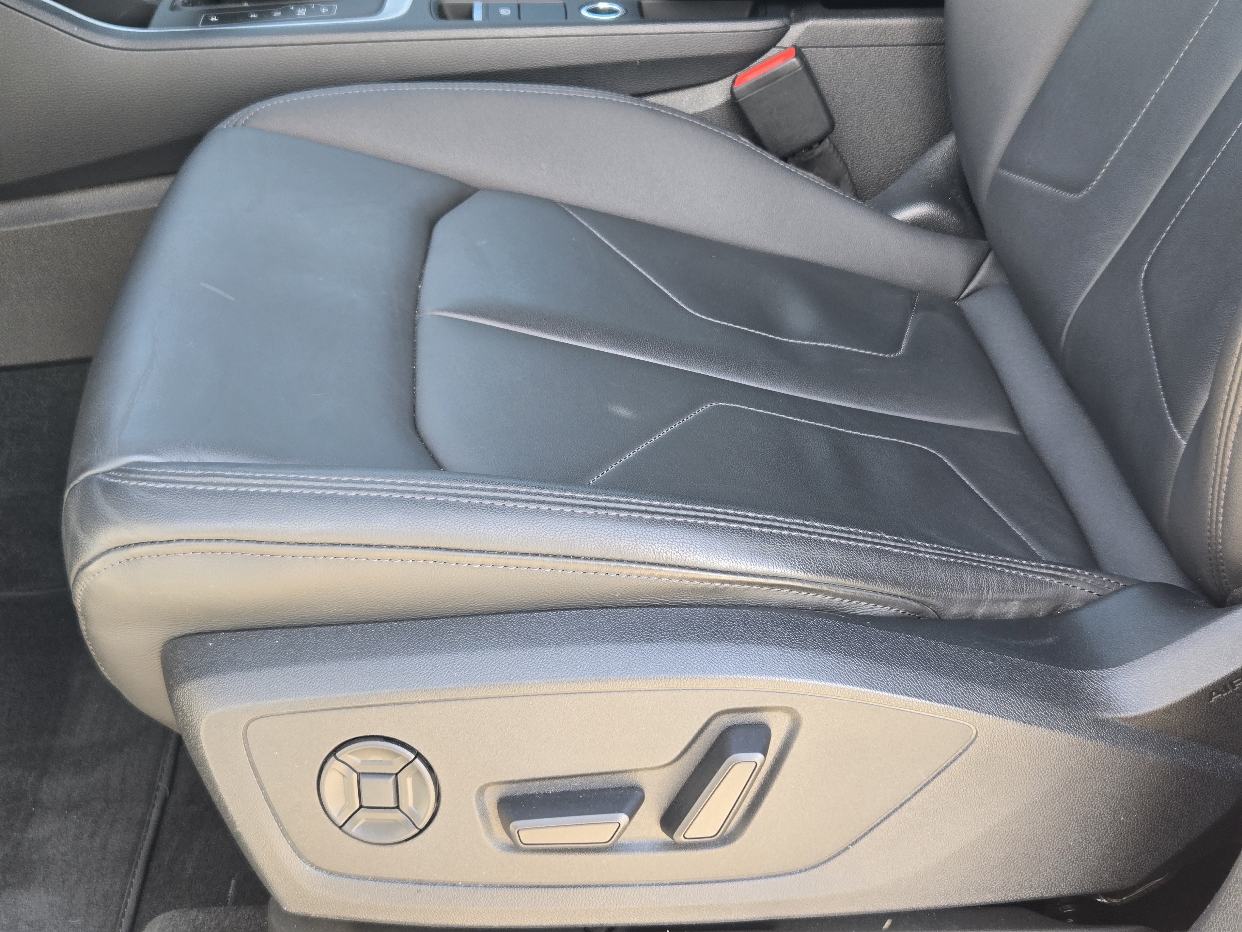 Used 2022 Audi Q3 2.0T Premium AWD/4WD image 30
