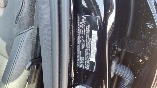 Certified 2025 Volvo V60 B5 Cross Country Plus image 31