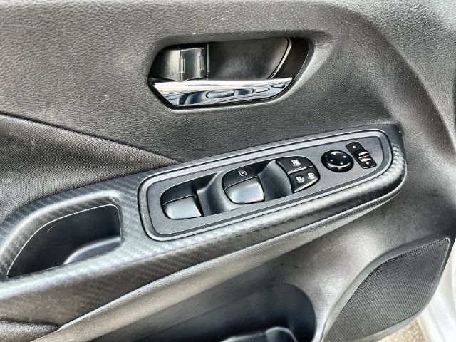 Used 2022 Nissan Versa SV FWD image 24