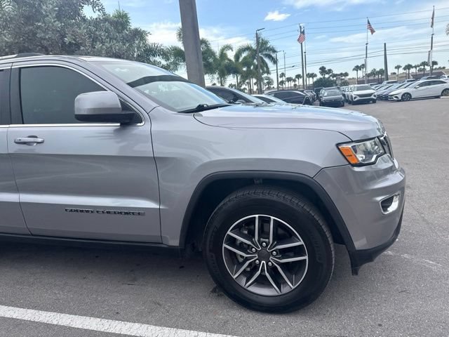 Used 2020 Jeep Grand Cherokee Laredo w/ 18" Wheel & 8.4" Radio Group RWD image 4