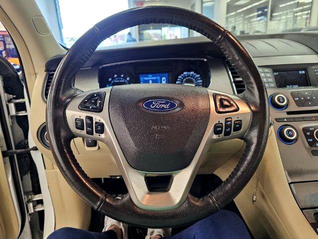 Used 2017 Ford Taurus SEL image 10