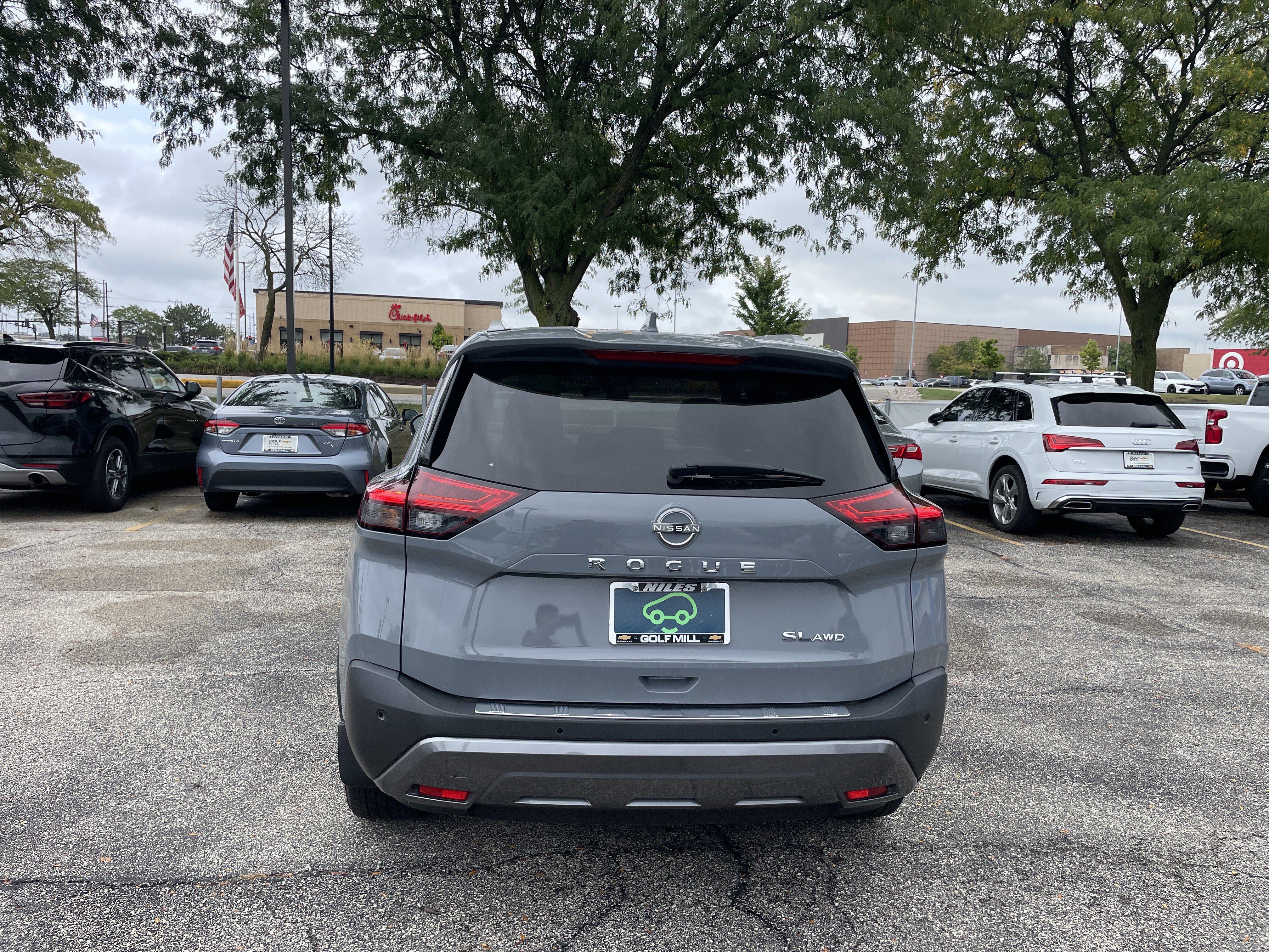 Used 2023 Nissan Rogue SL w/ SL Premium Package AWD/4WD image 9