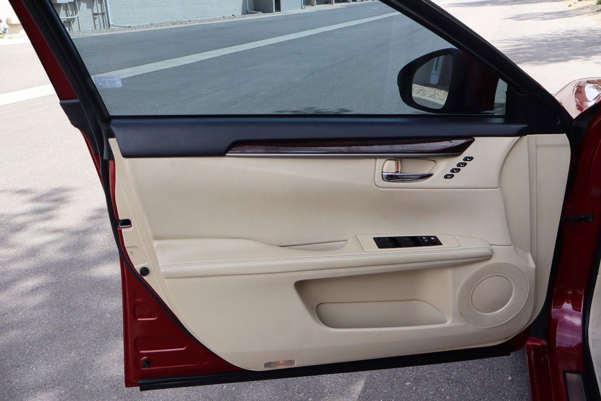 Used 2014 Lexus ES 350 image 23