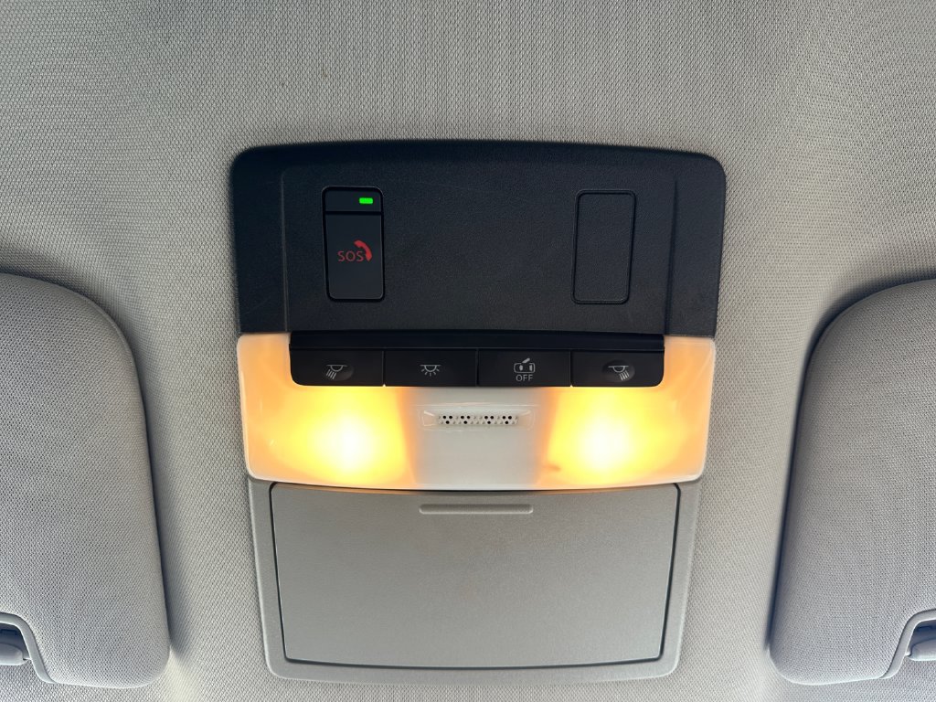 Used 2022 Nissan Pathfinder SL AWD/4WD image 18