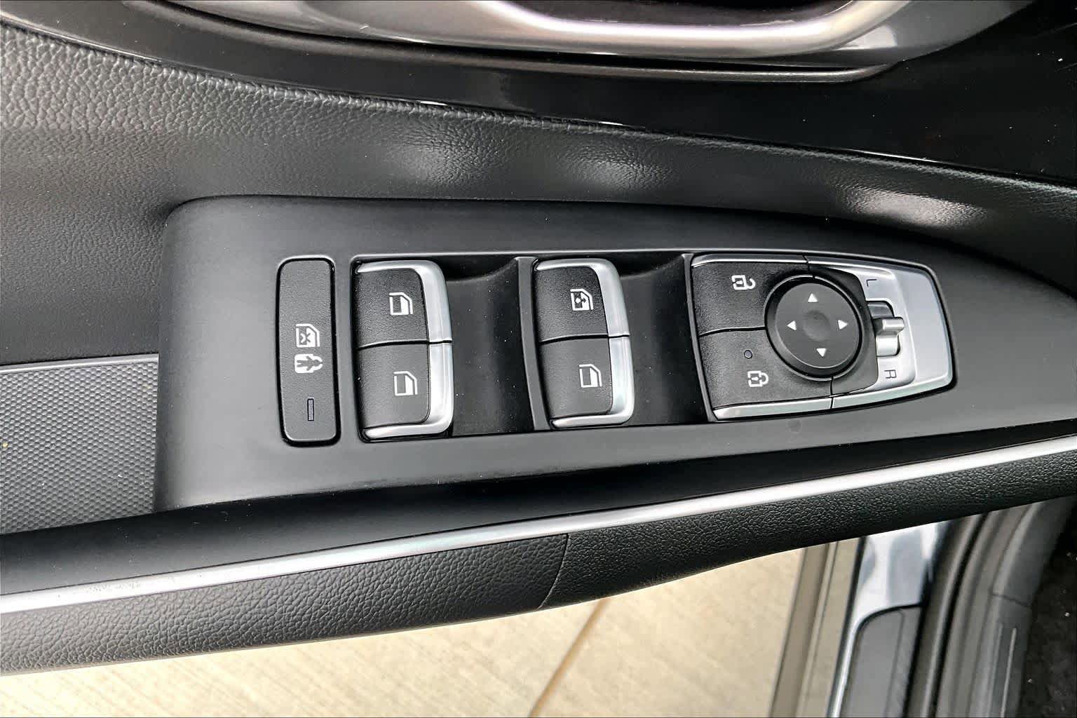 Used 2021 Kia Sorento S w/ Panoramic Sunroof Package AWD/4WD image 35