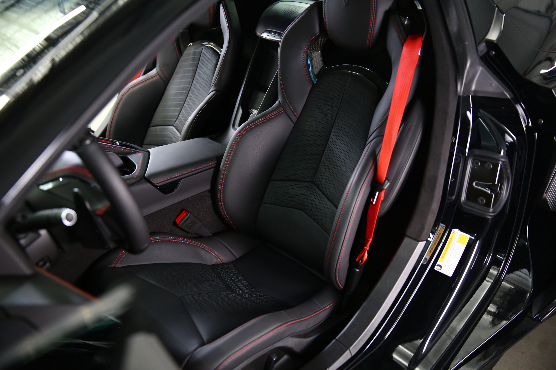 Used 2024 Chevrolet Corvette Z06 w/ Z07 Performance Package RWD image 33