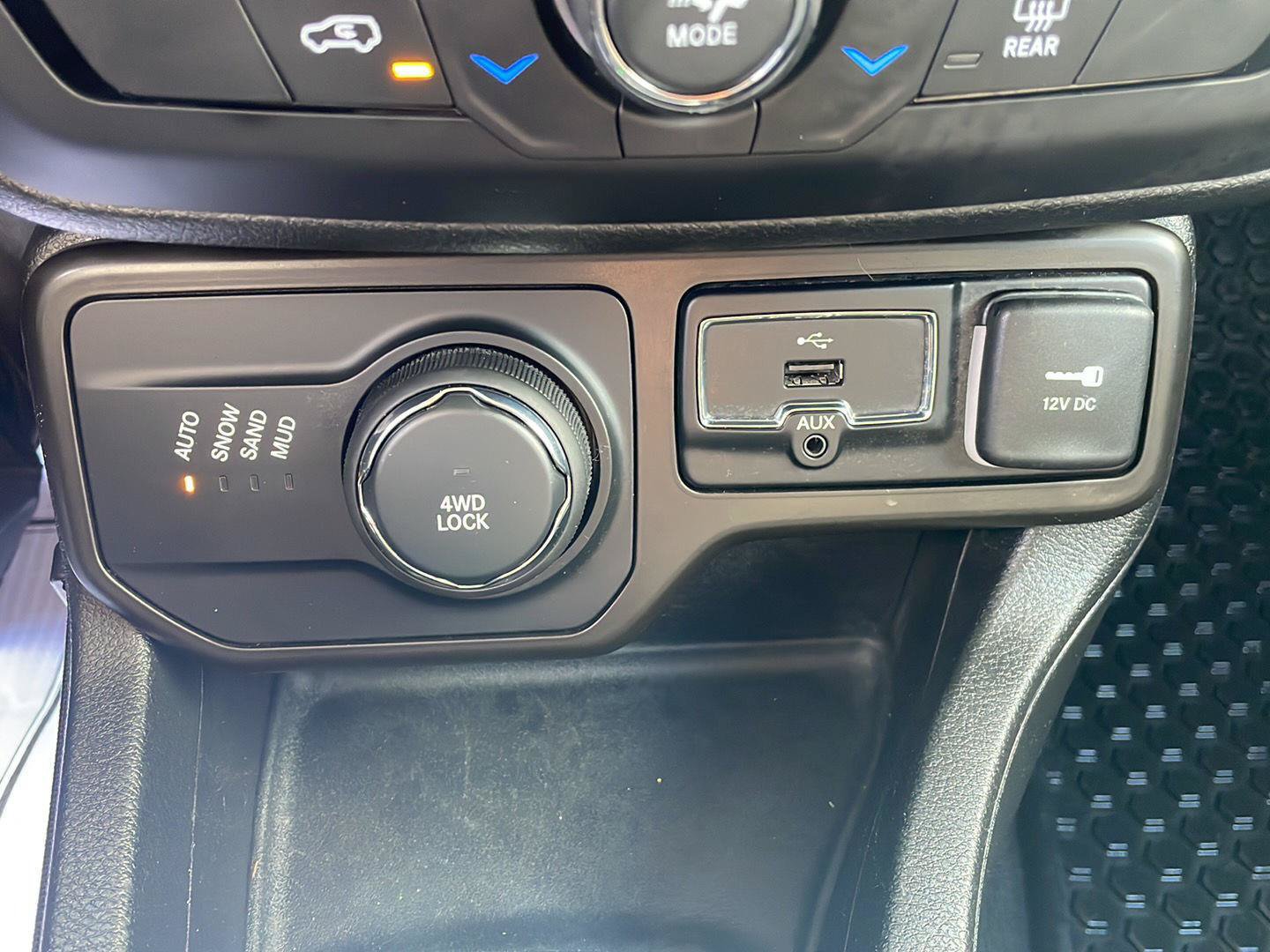 Used 2019 Jeep Renegade Altitude w/ Quick Order Package 2XM AWD/4WD image 21