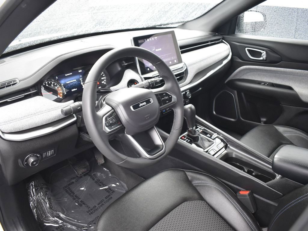Used 2024 Jeep Compass Latitude image 5