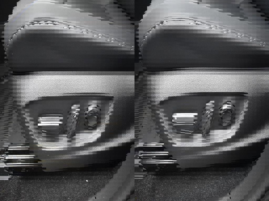 New 2026 Toyota Crown Platinum image 32