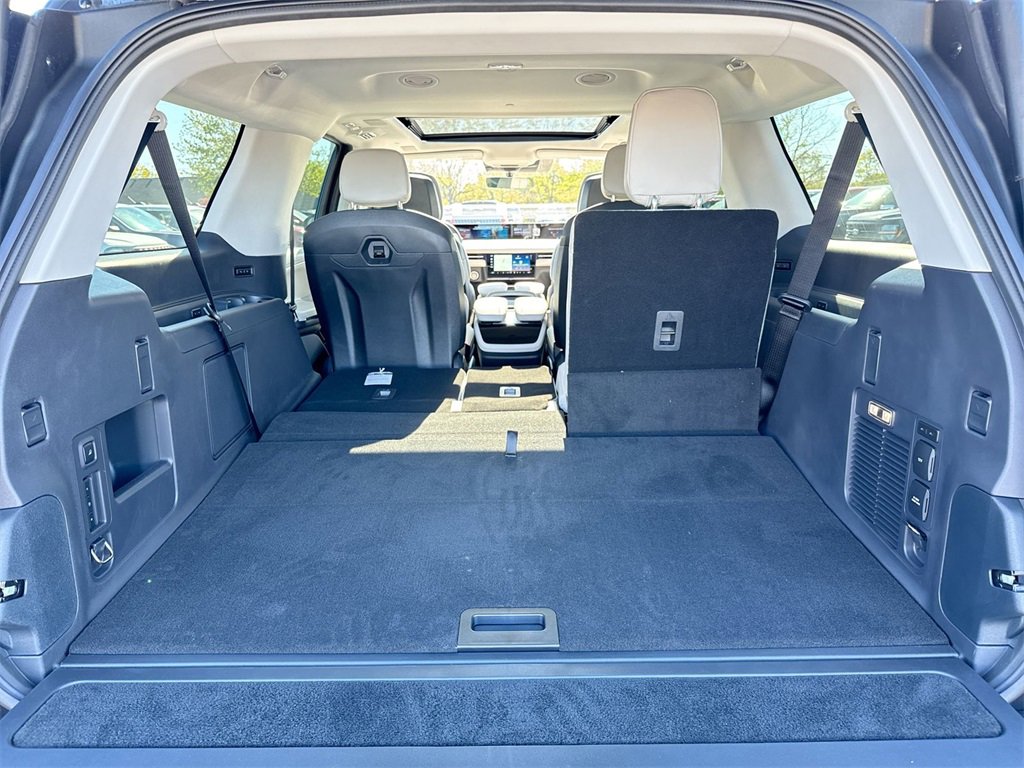 New 2025 Lincoln Navigator L Reserve image 24