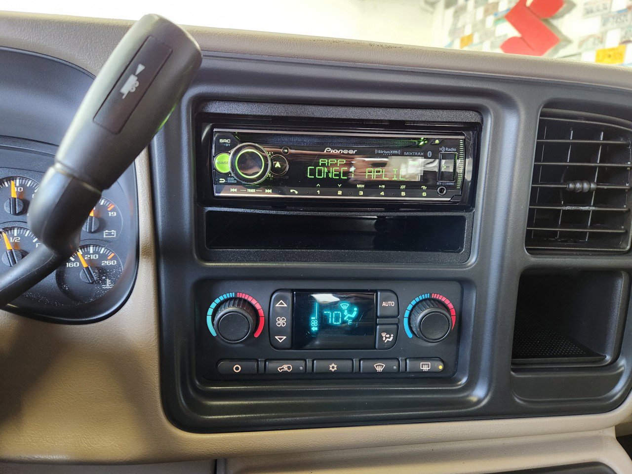 Used 2005 GMC Sierra 1500 SLT w/ Light Duty Power Package image 8