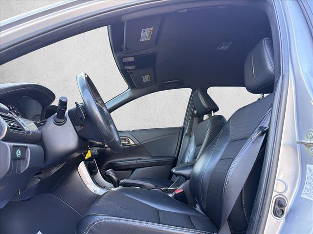Used 2017 Honda Accord Sport image 12