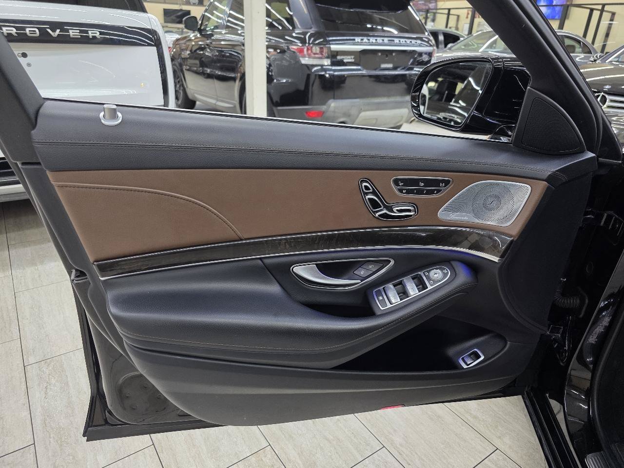 Used 2017 Mercedes-Benz S 550 Sedan image 38