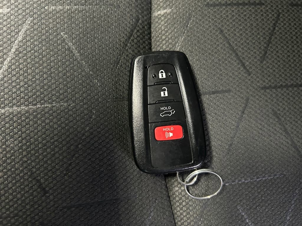 Used 2021 Toyota RAV4 XLE image 34