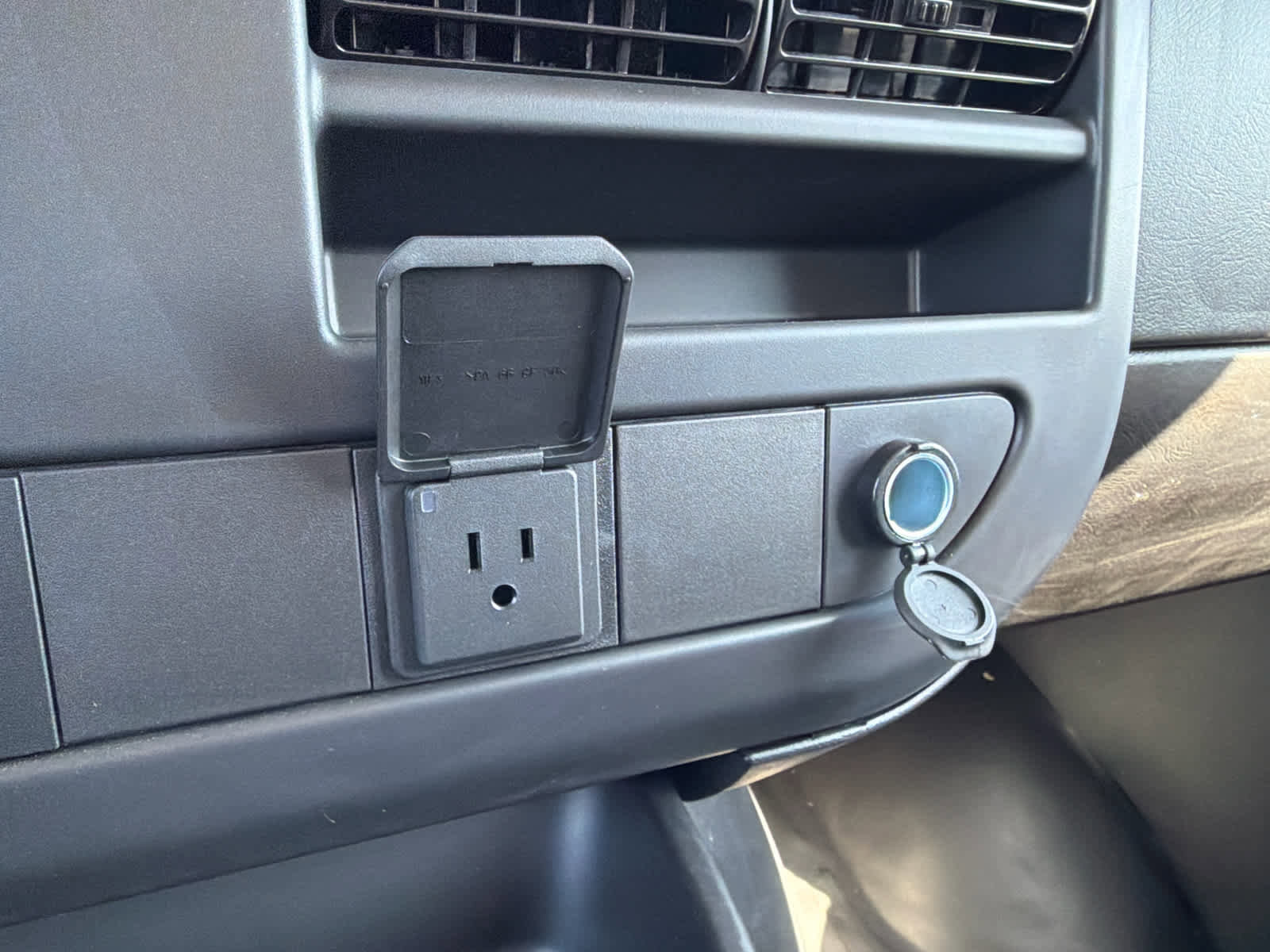 New 2024 Chevrolet Express 3500 w/ Power Convenience Package RWD image 25