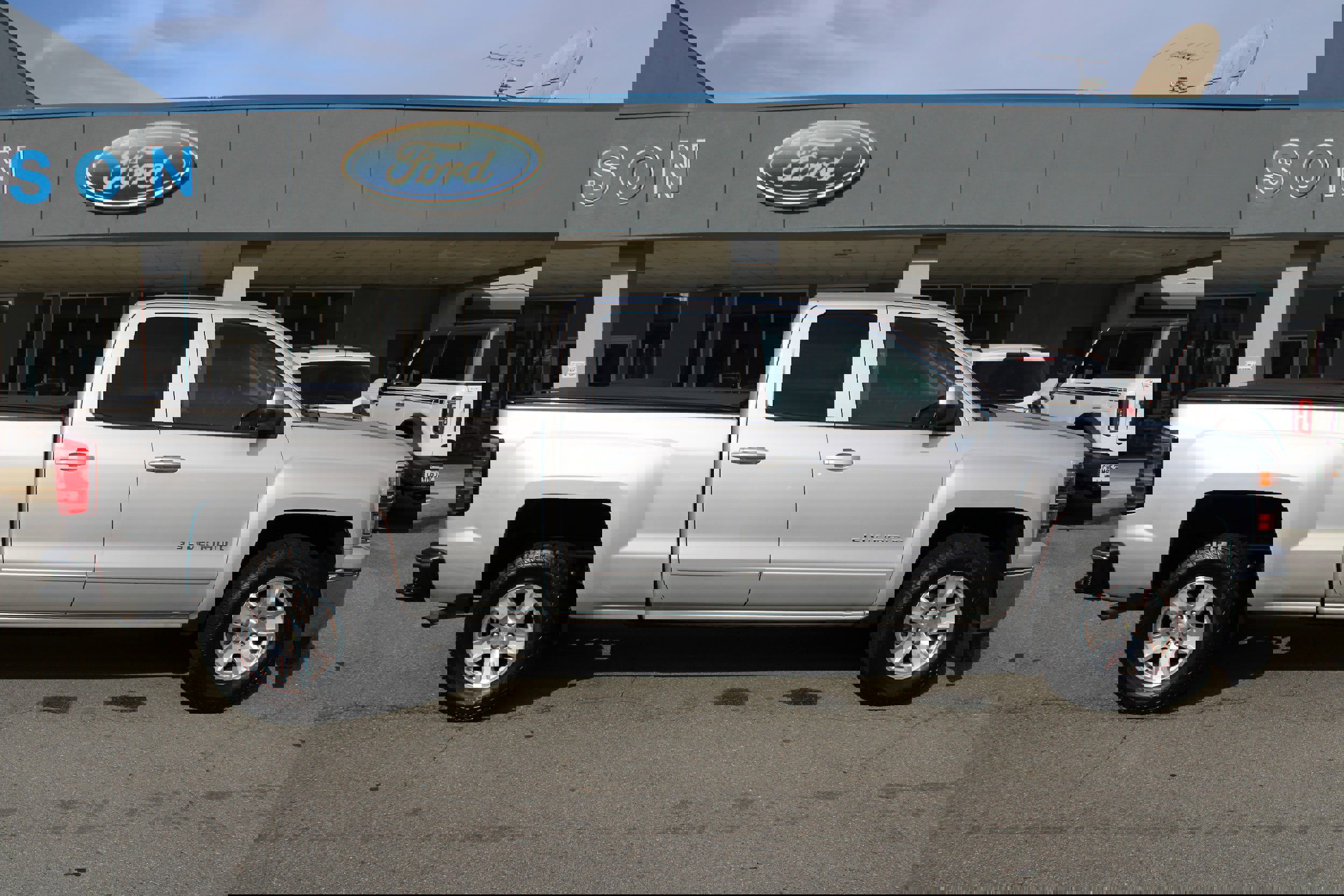 Used 2015 Chevrolet Silverado 1500 LT w/ All Star Edition image 2