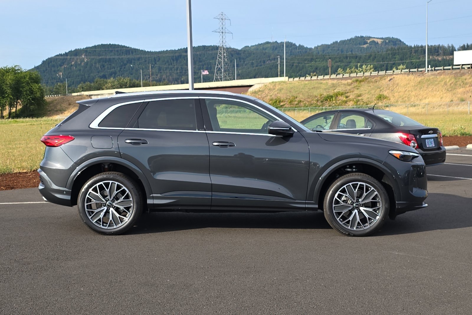 New 2025 Audi Q5 Premium Plus image 2