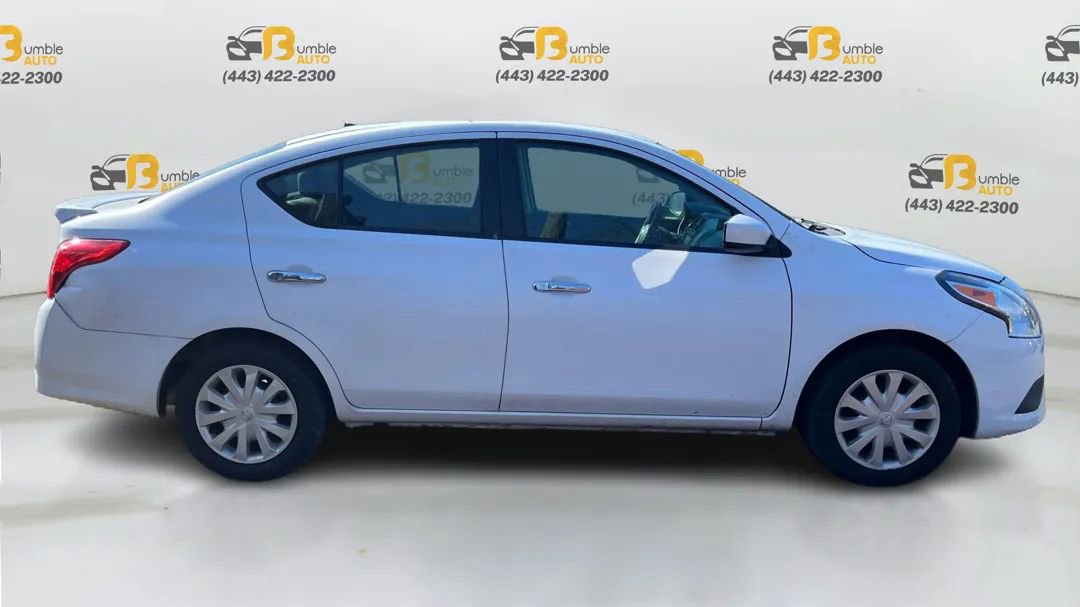 Used 2019 Nissan Versa SV image 4