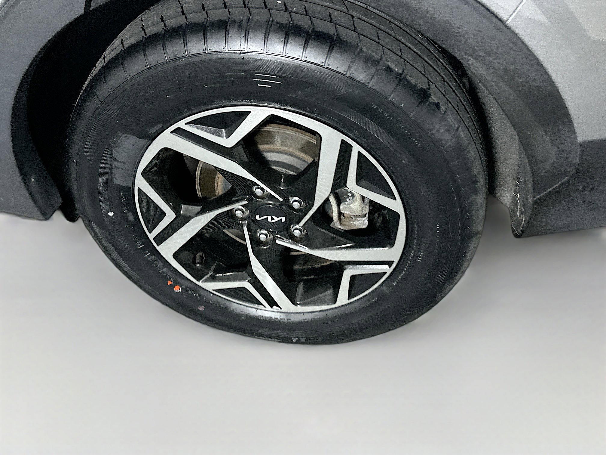 Used 2024 Kia Sportage LX image 11