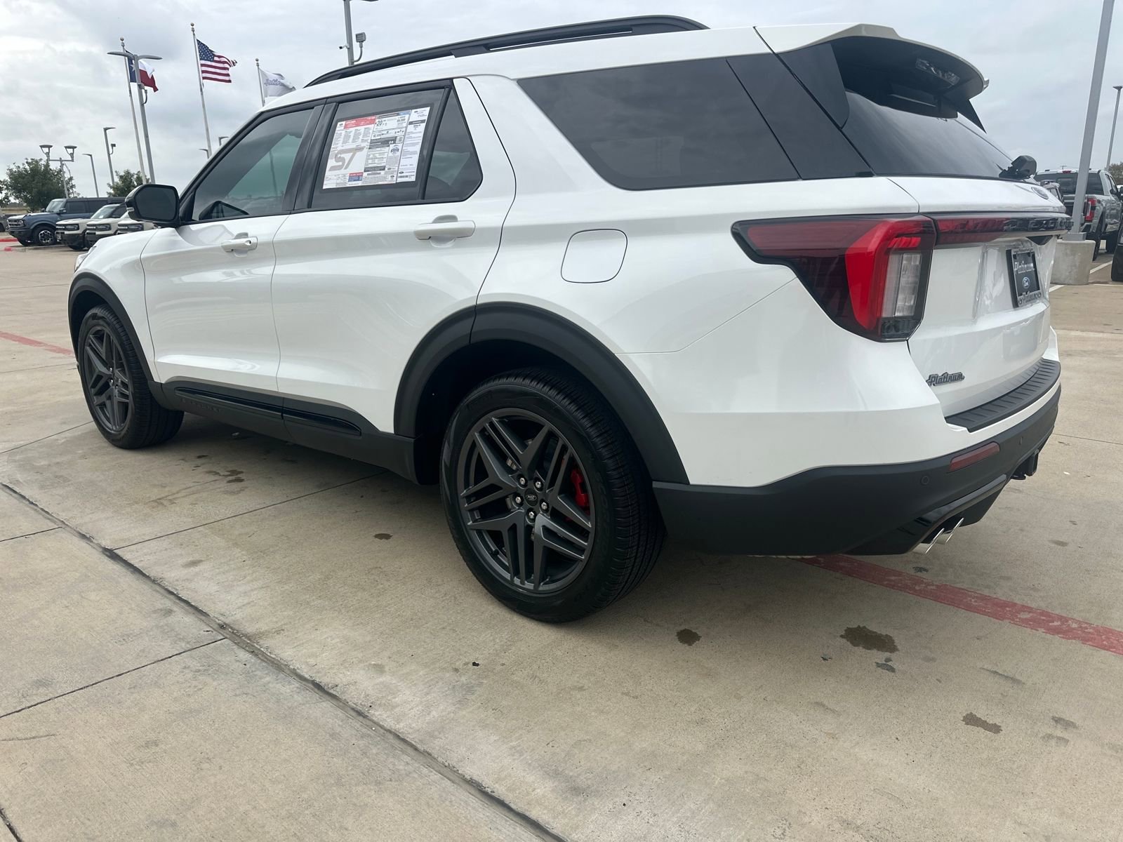 New 2026 Ford Explorer ST image 3