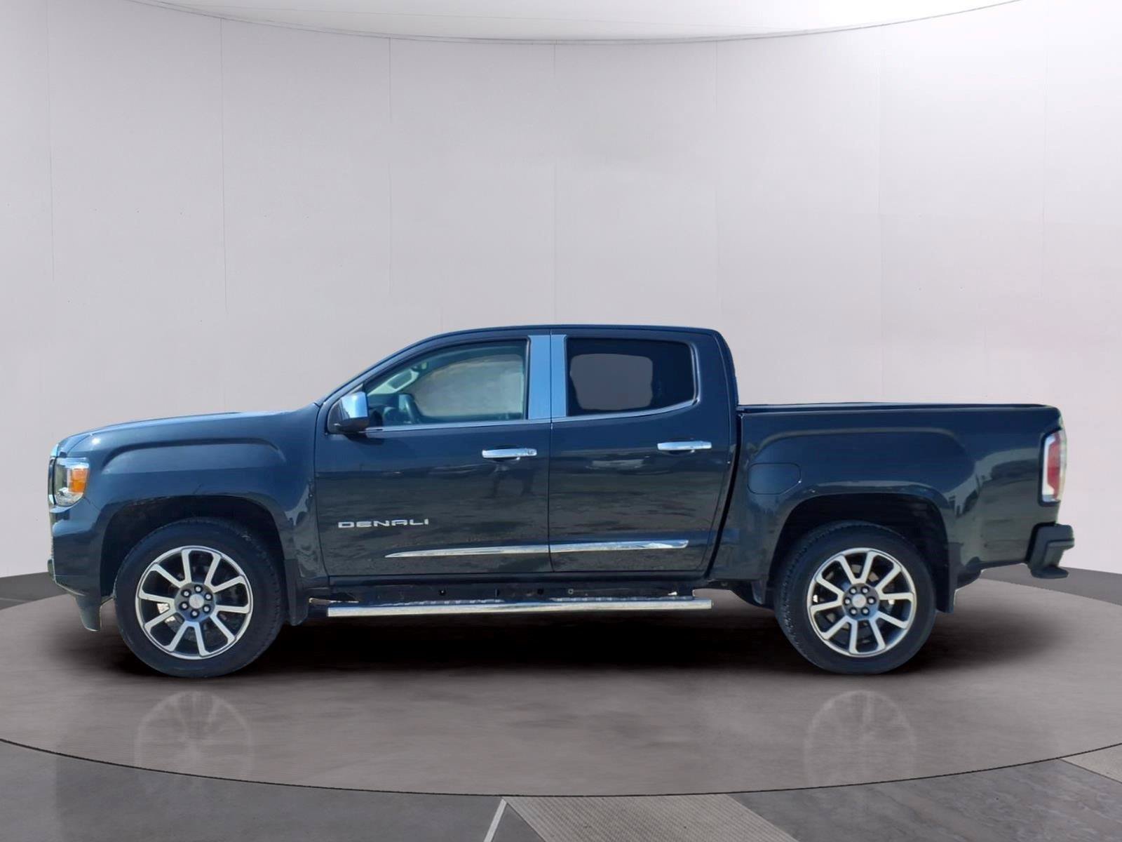 Used 2021 GMC Canyon Denali AWD/4WD image 2