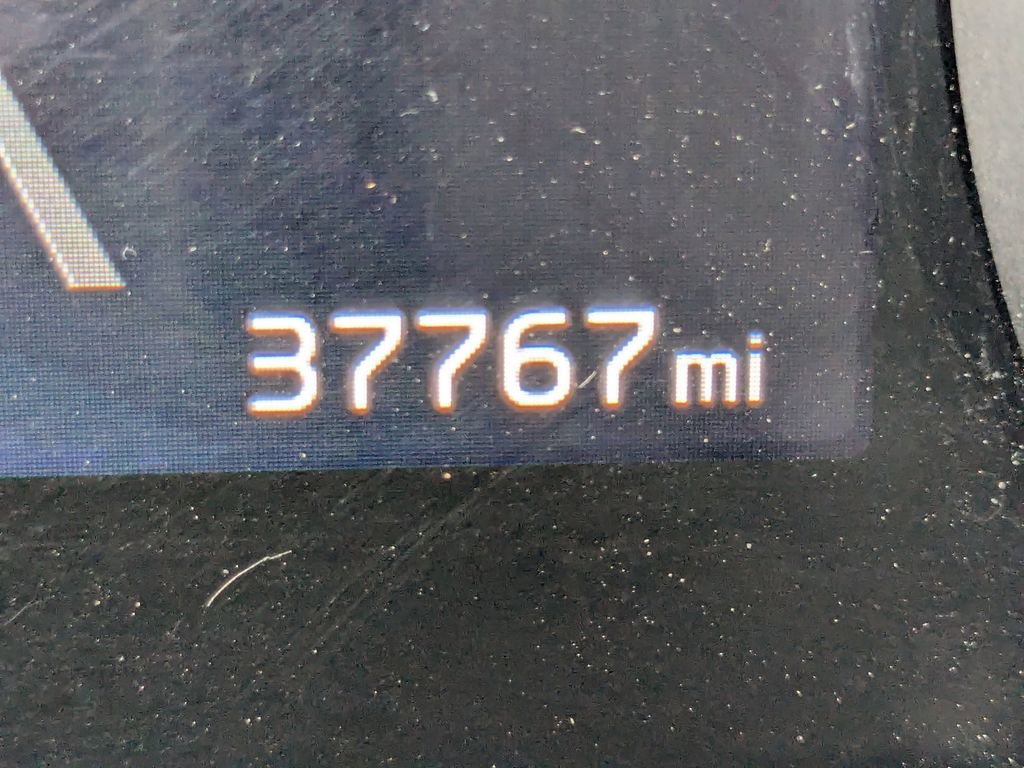 Used 2024 Kia Carnival LX image 35