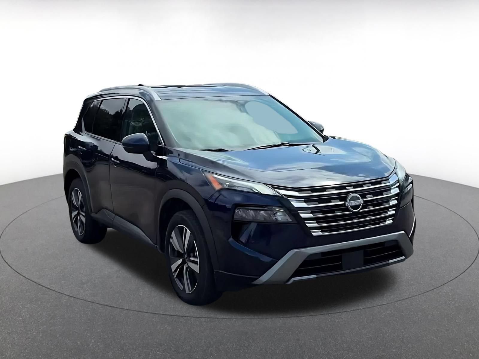 Used 2026 Nissan Rogue SL FWD image 3