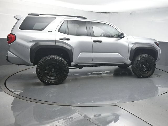Used 2025 Toyota 4Runner SR5 AWD/4WD image 8