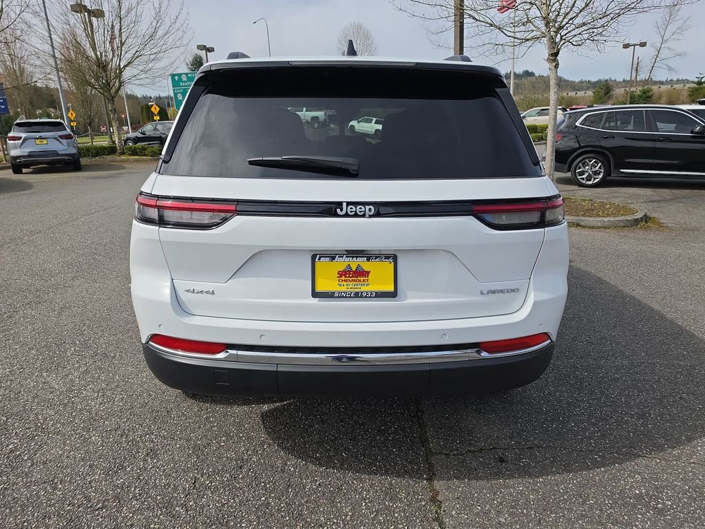 Used 2025 Jeep Grand Cherokee Laredo w/ Luxury Tech Group I image 5