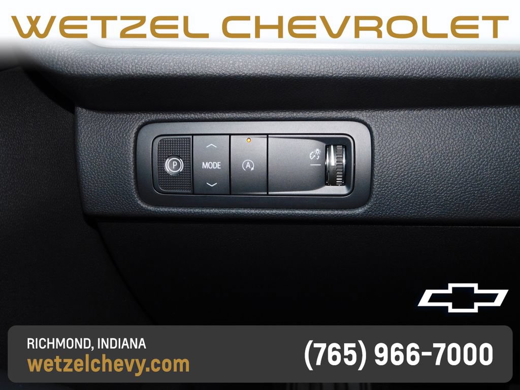 New 2027 Chevrolet Traverse LT FWD image 34