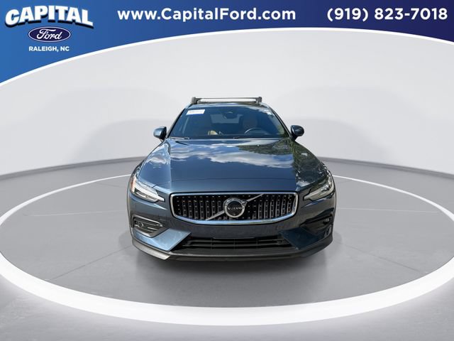 Used 2024 Volvo V60 B5 Cross Country Ultimate AWD/4WD image 3