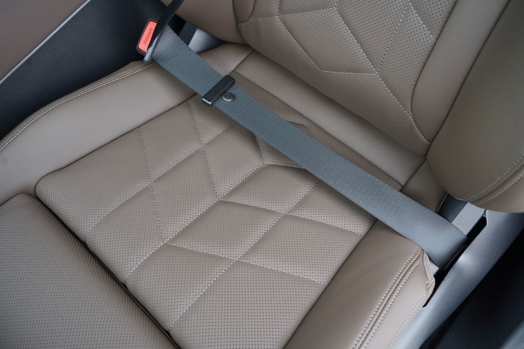 Used 2026 BMW i5 eDrive40 w/ Premium Package image 12