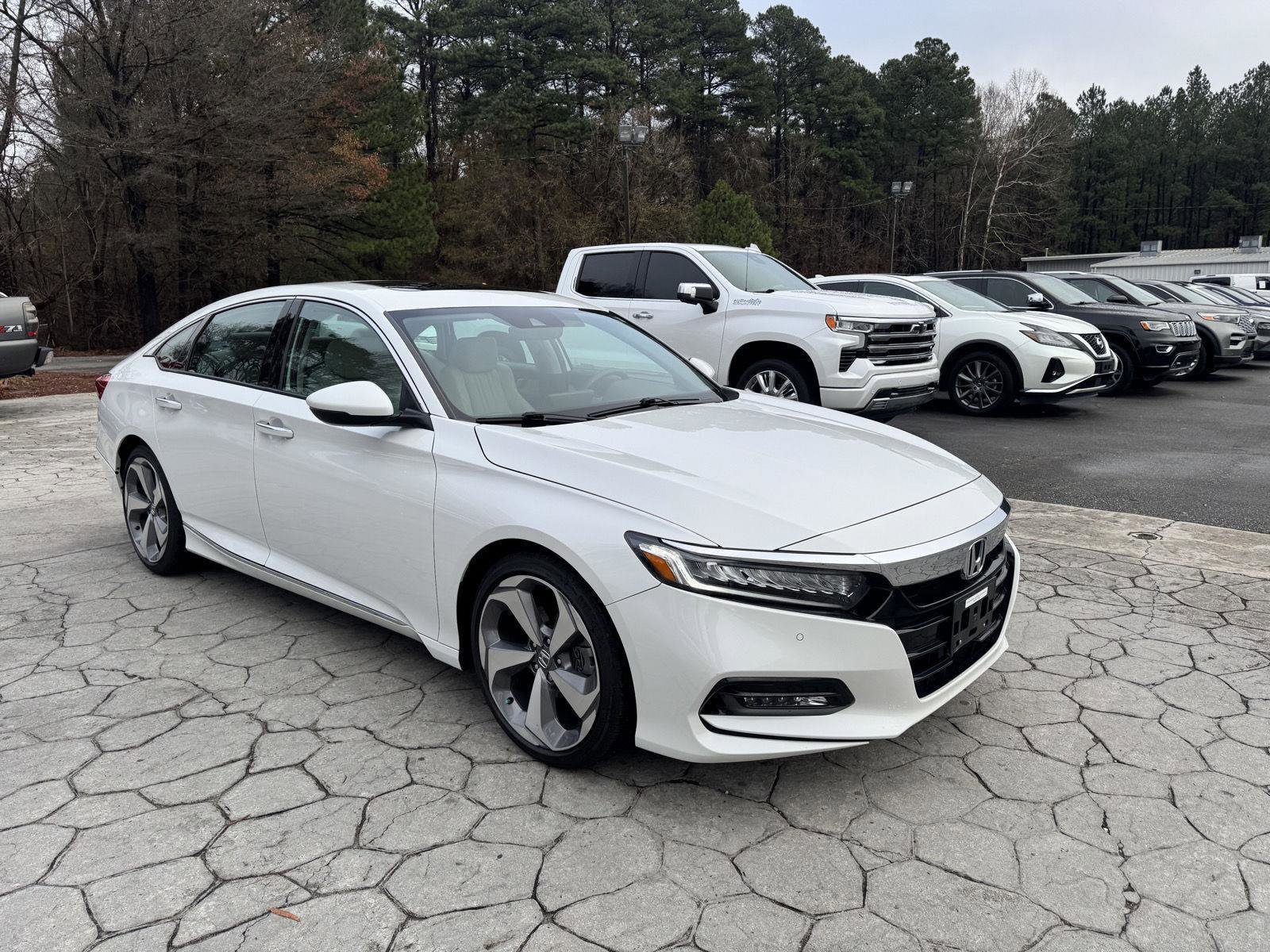 Used 2018 Honda Accord Touring image 19