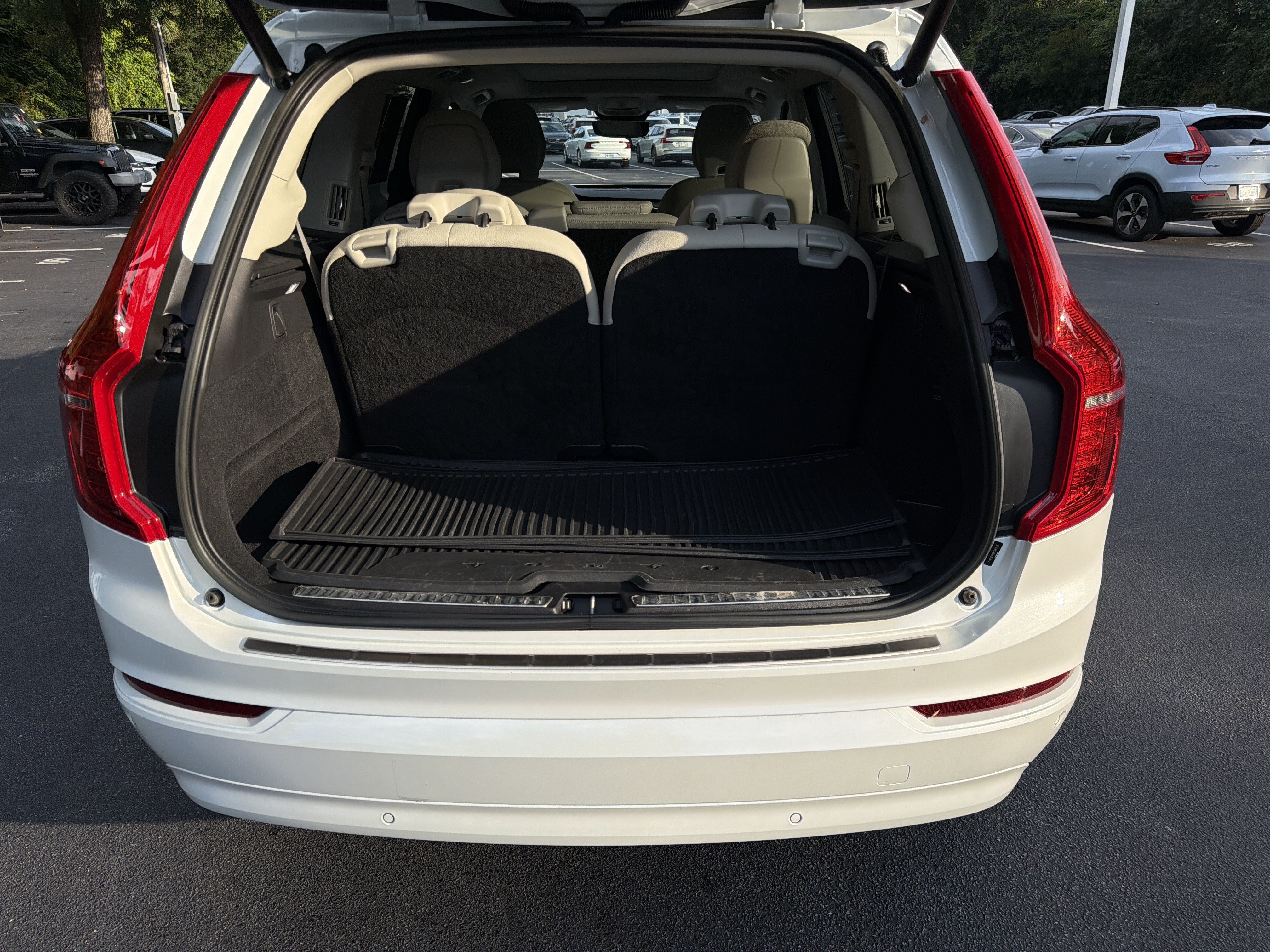 Certified 2023 Volvo XC90 B5 Core w/ Protection Package Premier AWD/4WD image 34