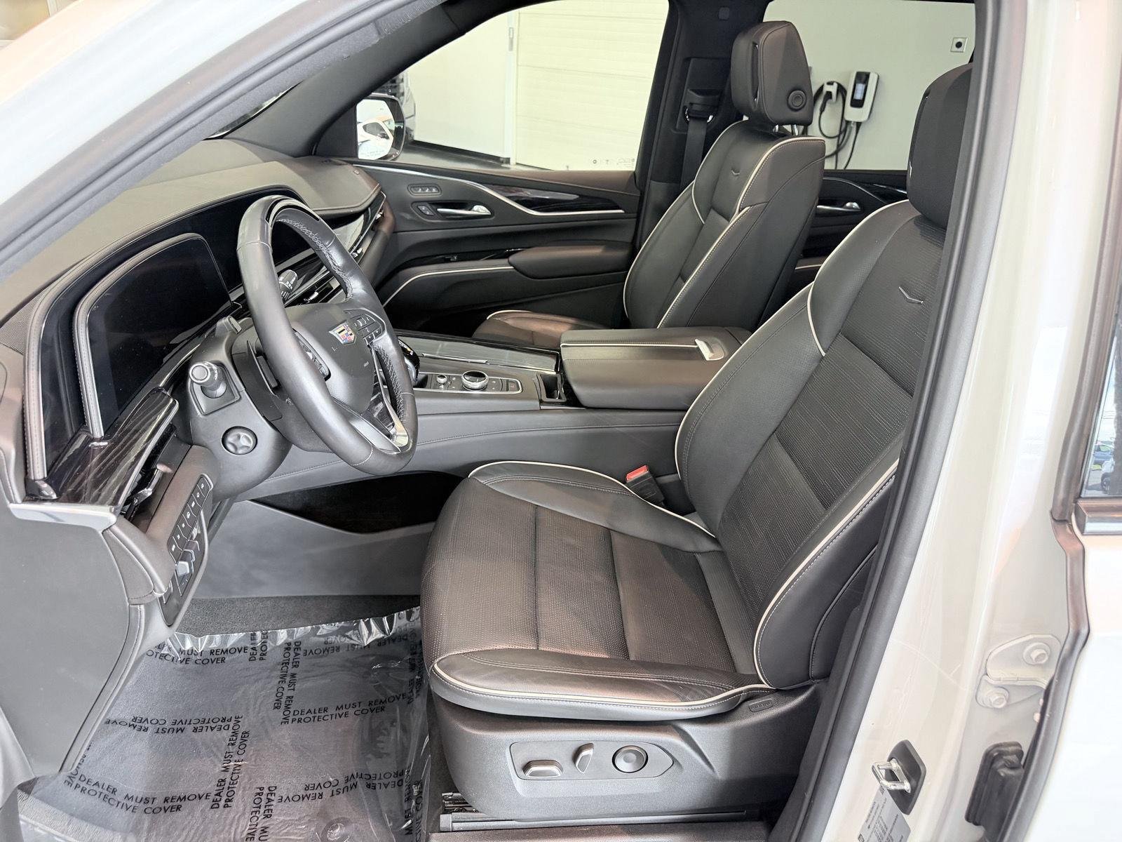 Used 2022 Cadillac Escalade Sport w/ Touring Package AWD/4WD image 38