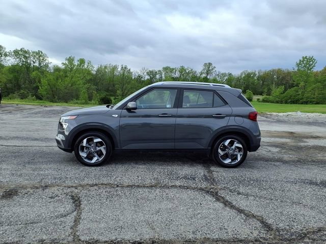Used 2025 Hyundai Venue SEL FWD image 40