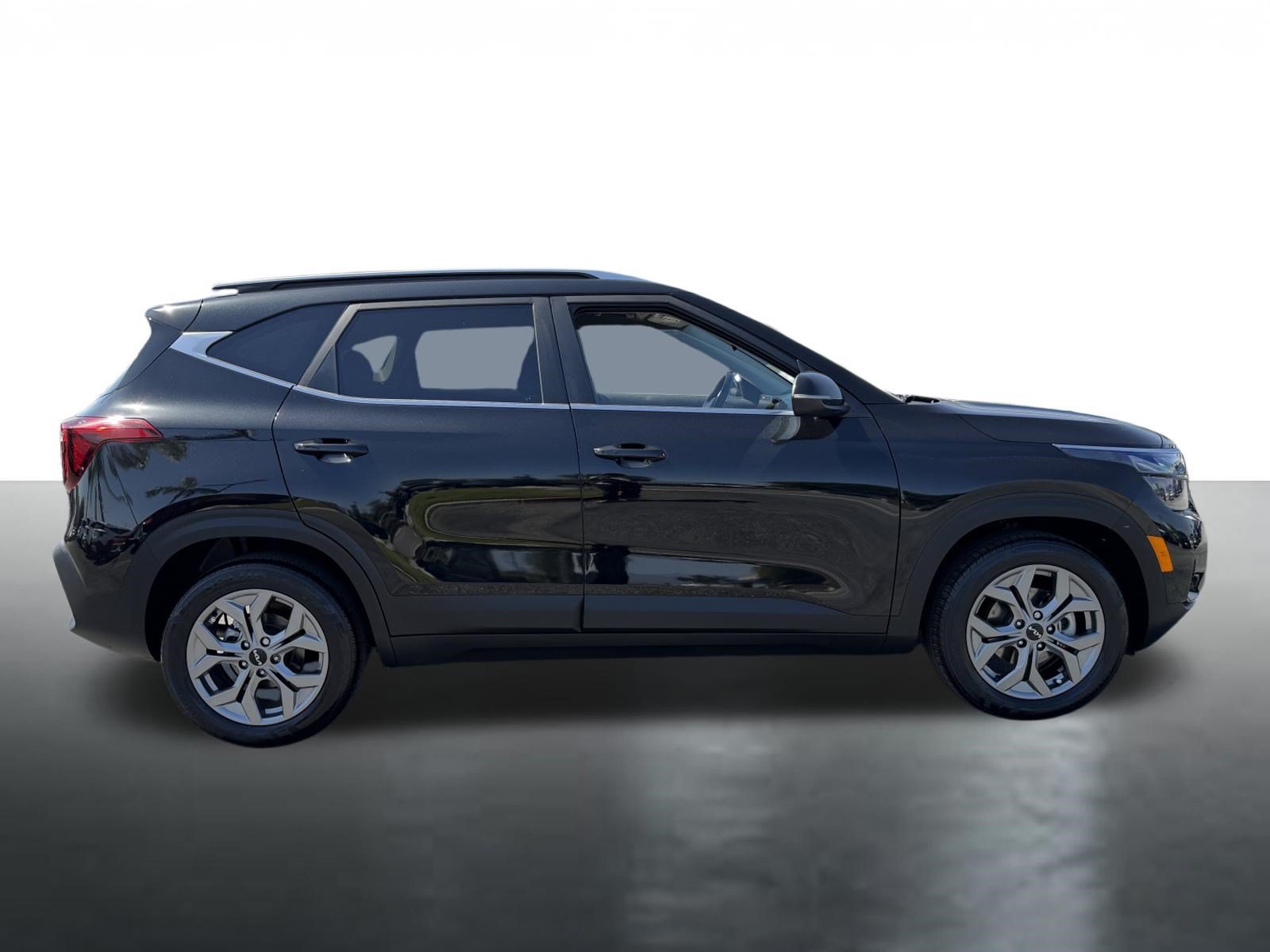 Certified 2024 Kia Seltos S FWD image 9
