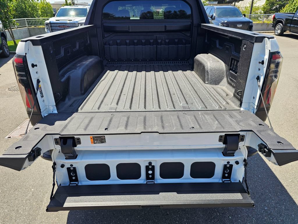 Used 2025 GMC Sierra EV Denali AWD/4WD image 13