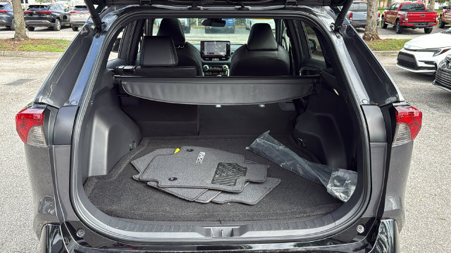 Used 2024 Toyota RAV4 XSE AWD/4WD image 9