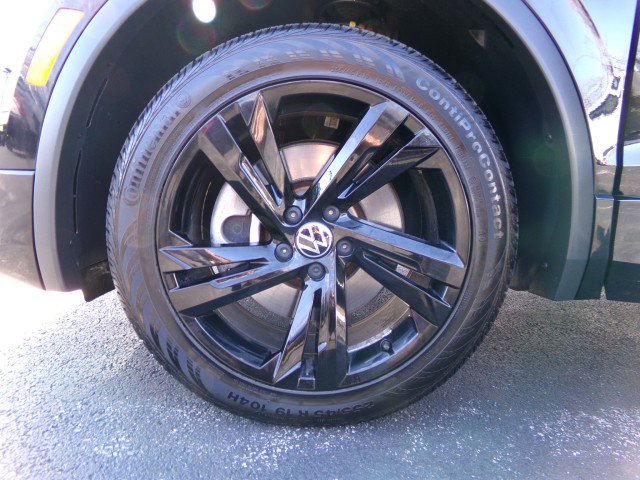 Used 2023 Volkswagen Tiguan SE R-Line image 26