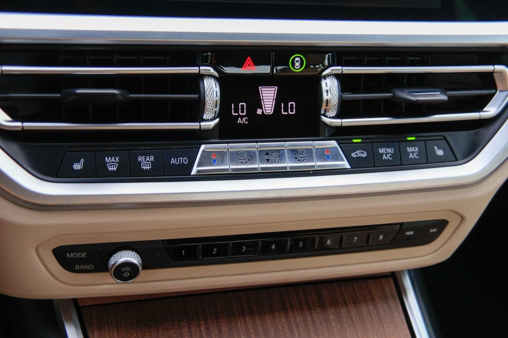 Used 2020 BMW 330i Sedan w/ Premium Package image 17