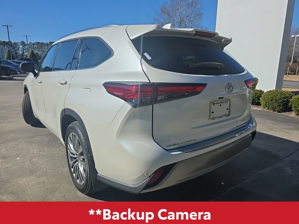 Used 2020 Toyota Highlander Platinum image 4