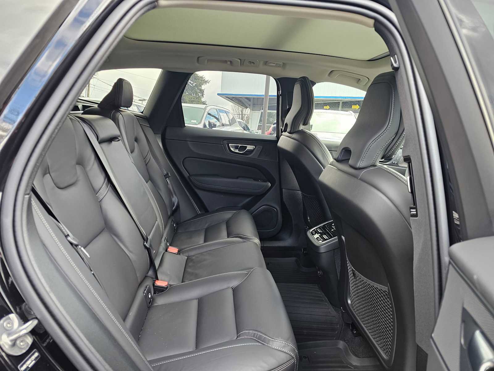 Used 2026 Volvo XC60 B5 Ultra w/ Protection Package Premier AWD/4WD image 11