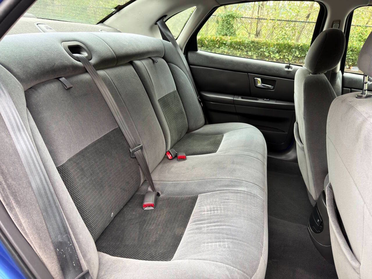 Used 2003 Ford Taurus SE image 24
